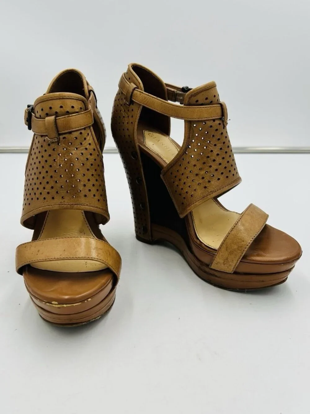Gianni Bini Camel Leather Wooden Perforated Wedge Platform Sandal Sz 6.5